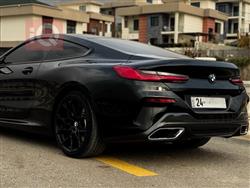 بي ام دبليو 8 الفئة